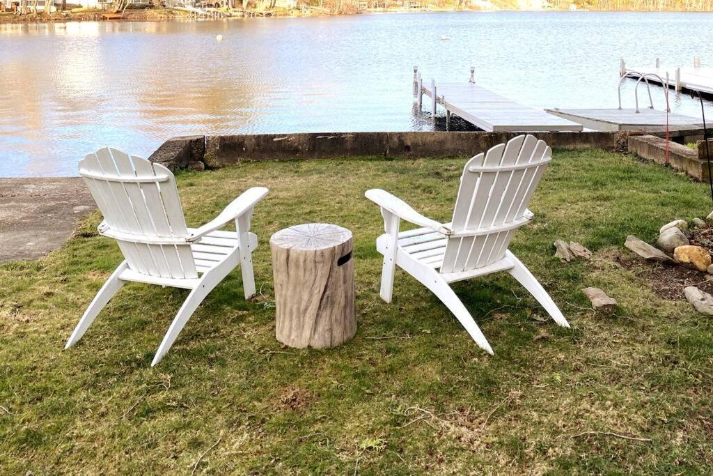 Lake Attitash Waterfront W/ Private Dock Amesbury Εξωτερικό φωτογραφία